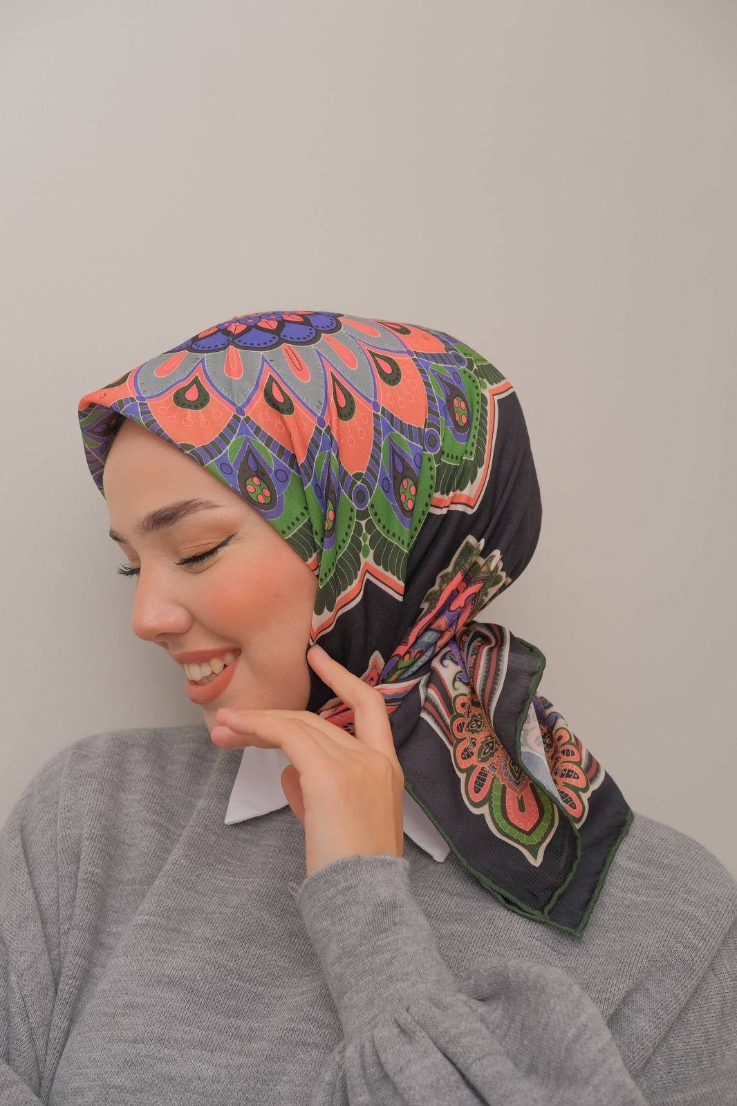 Matmazel Desen Eşarp ( Siyah- Soft Yeşil ) RTS-1013-2