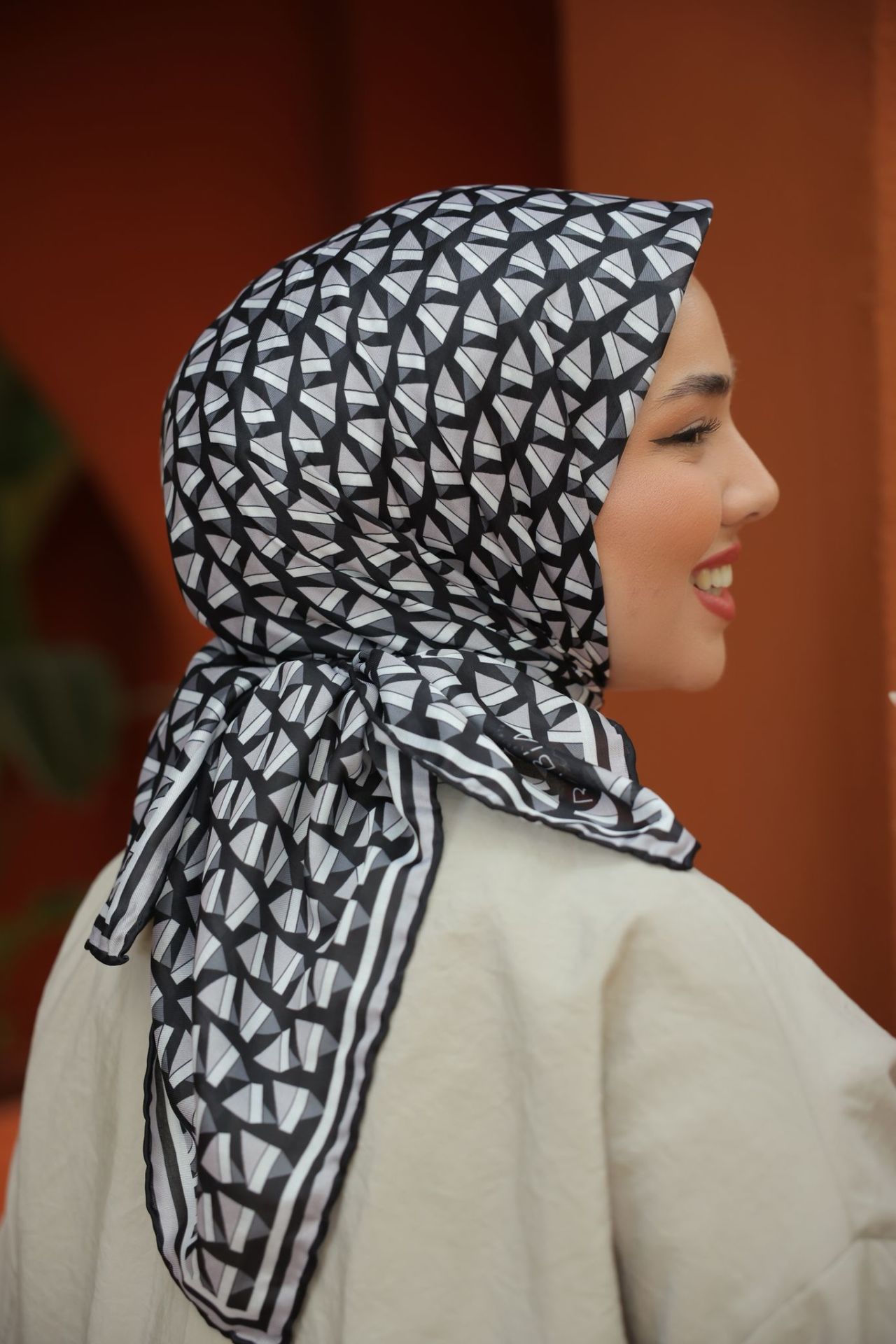 Alora Desen Eşarp ( Siyah ) RTS-1031-9
