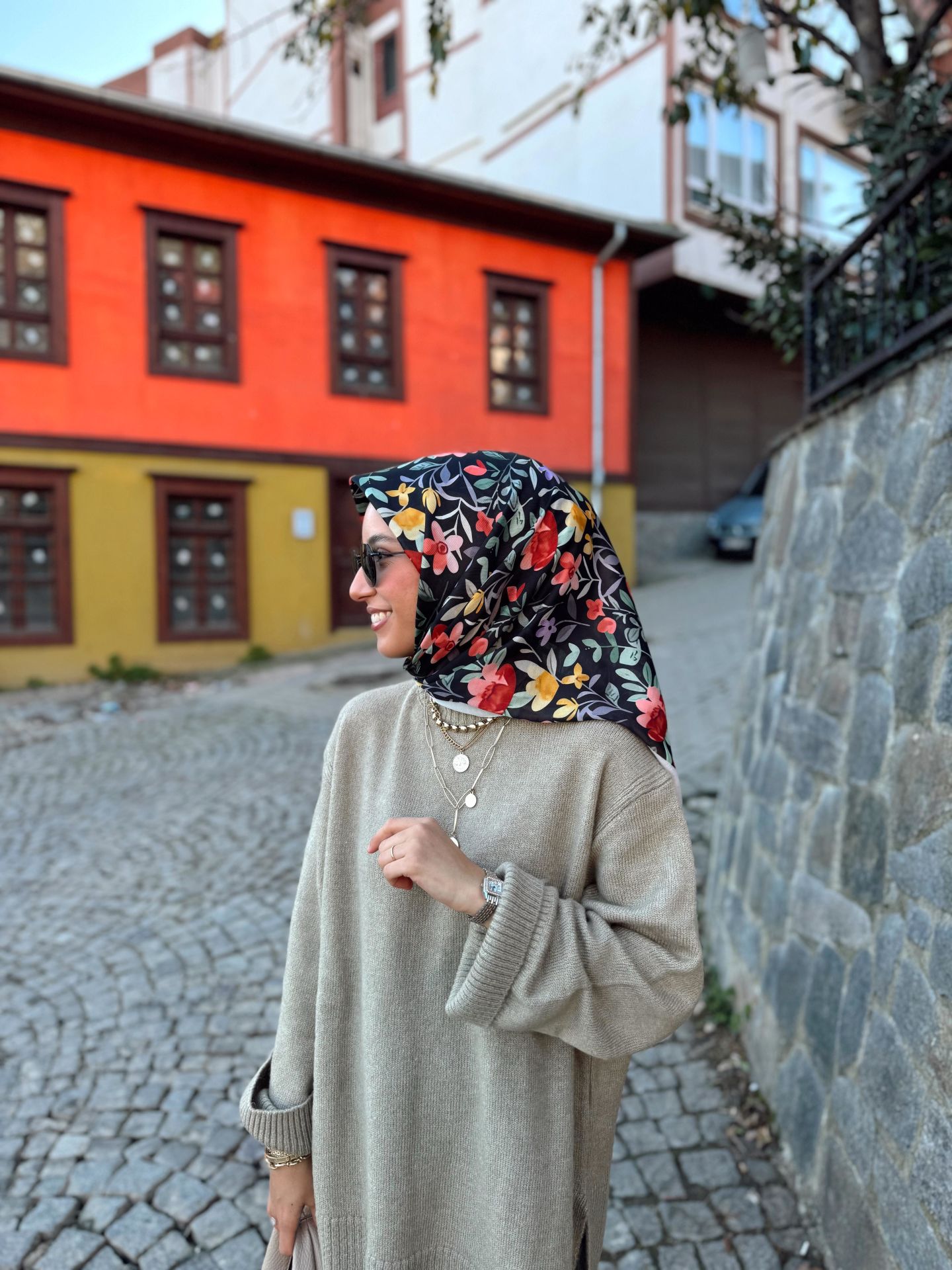 Kamelya Desen Eşarp  (Siyah) RTS-1007-19