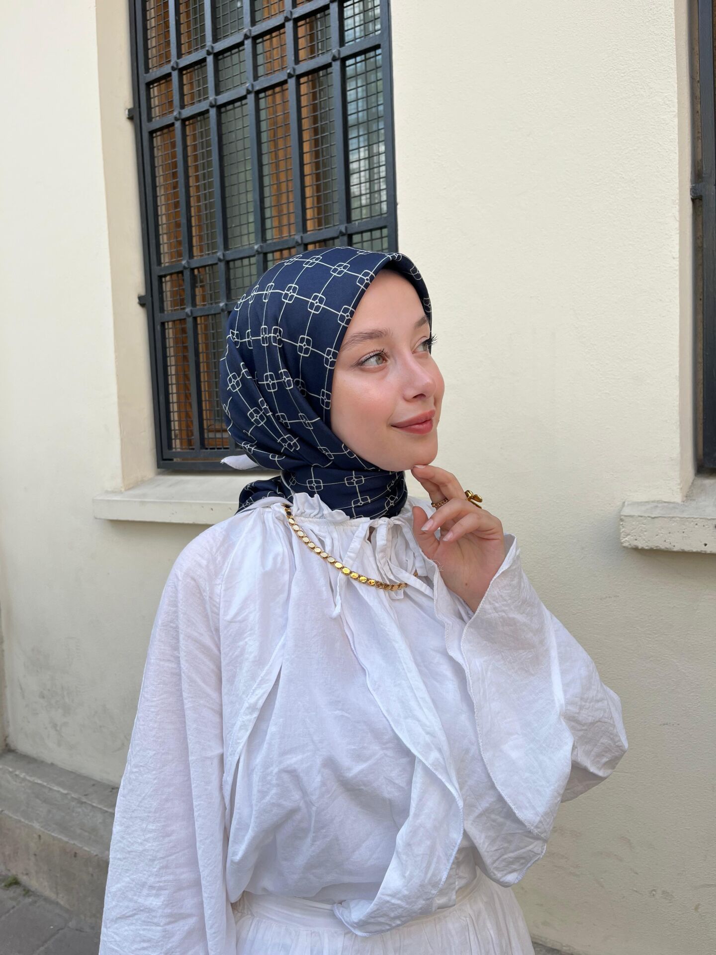 Manogram Desen Eşarp ( Lacivert )