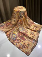 etro desen eşarp bal köpüğü